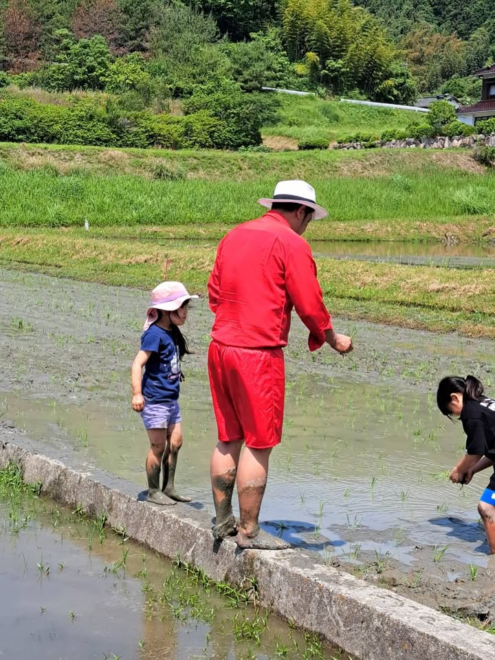 田植え体験✨✨

自然が与えてくれる食べ物、水、空気、四季の彩りpic9