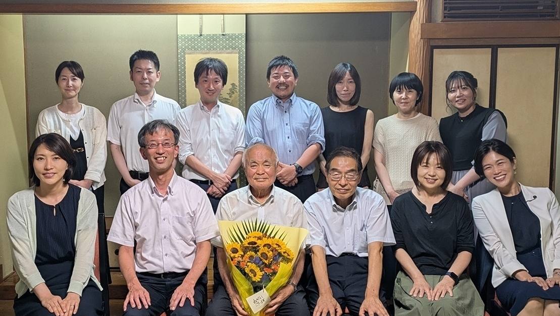 所属事務所の大先輩・清水博弁護士の米寿祝い🎉

昭和12年生まれ