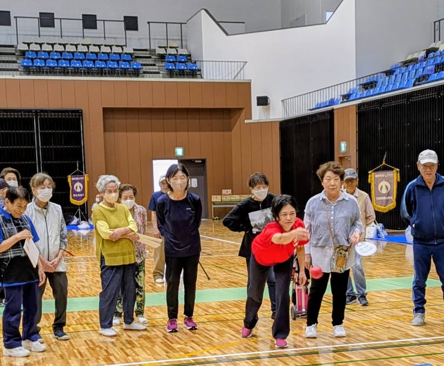 市老連ふれあいスポーツ大会！

競技の合間には、日頃思われているpic2