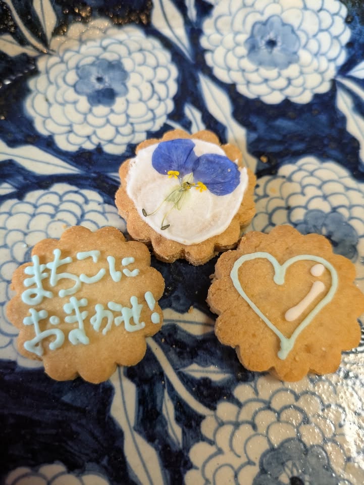4人のお子さまを育てる
素敵なママから、

露草の押し花入りの
pic2