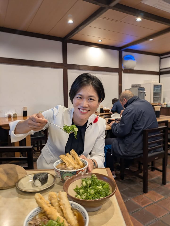 萩へ。

由緒あるお寺や、
保育園・幼稚園・病院、
そして商店街pic2