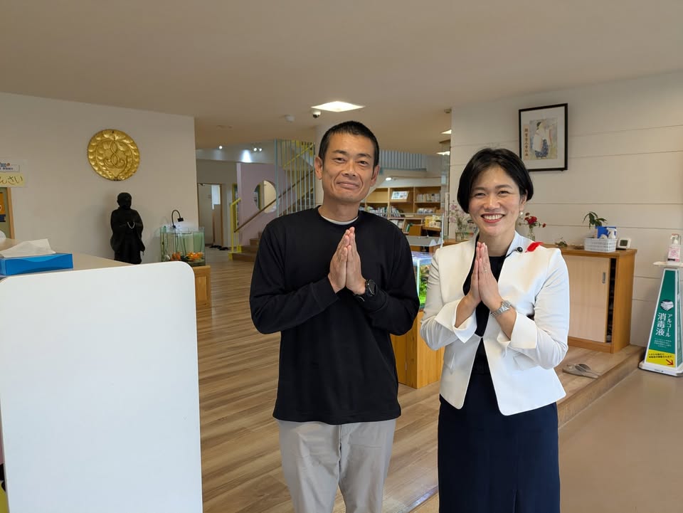 萩へ。

由緒あるお寺や、
保育園・幼稚園・病院、
そして商店街pic5
