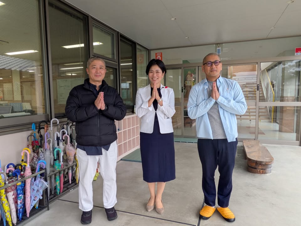 萩へ。

由緒あるお寺や、
保育園・幼稚園・病院、
そして商店街pic6