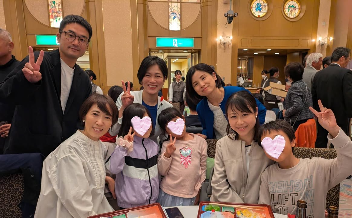 防府高校同窓会「九華会」。

今年の特別企画は、卒業生・春風亭正