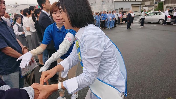 有近まちこです。

北村つねお候補夫人の謡子さんが、柳井でも街頭