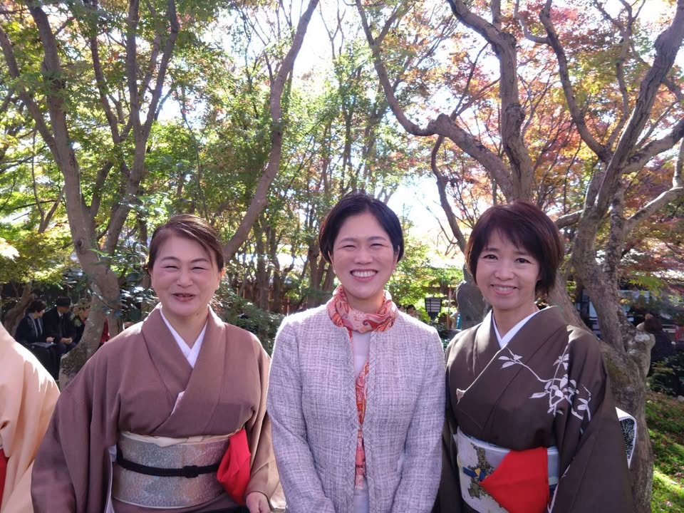 宇野千代さんの生家で「もみじ茶会」

紅葉と苔のコントラストが美pic6