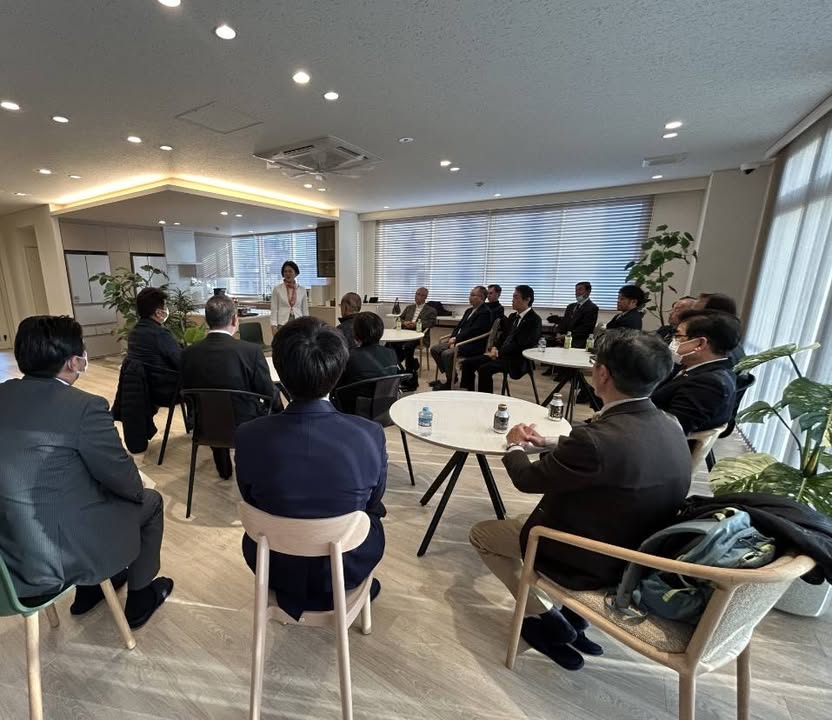 岩国市議会、和木町議会の議員の皆さんと

意見交換会✨

市民・