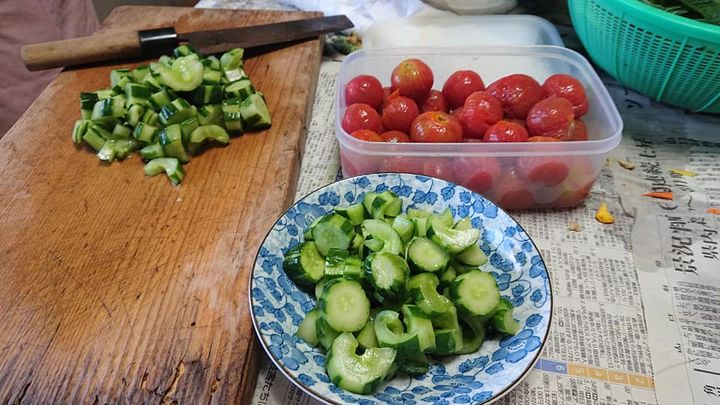 伊保庄の大星会の皆さんと。

手作りの野菜で
美味しいものがどん