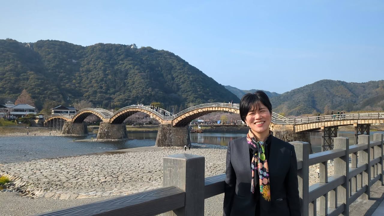 「会いに行こう！」#002

春は桜の錦帯橋。

たくさんの方にpic2