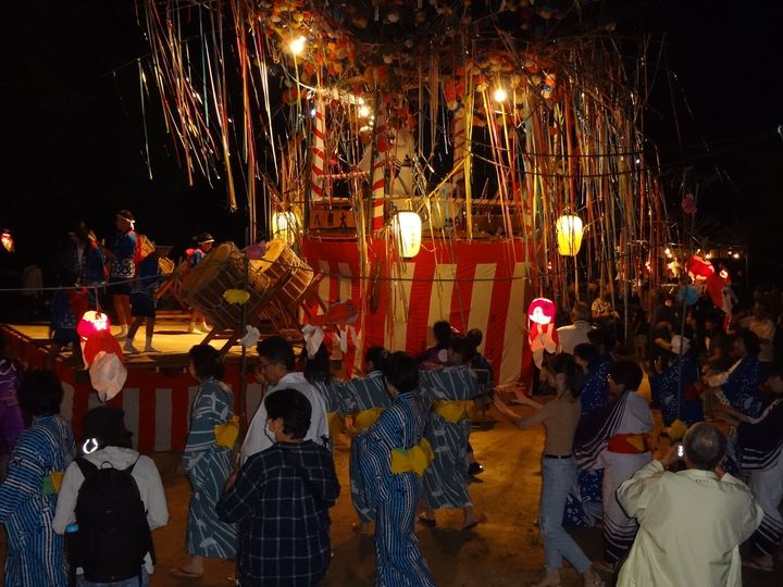 昨夜も、夏祭りや盆踊りに参加させて頂きました。
古くからある行事