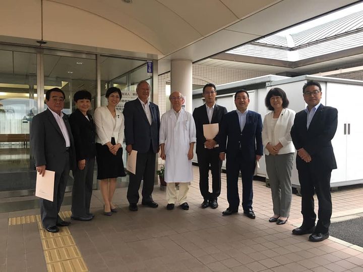 おはようございます。

昨日から、環境福祉委員会で県外視察に来てpic3