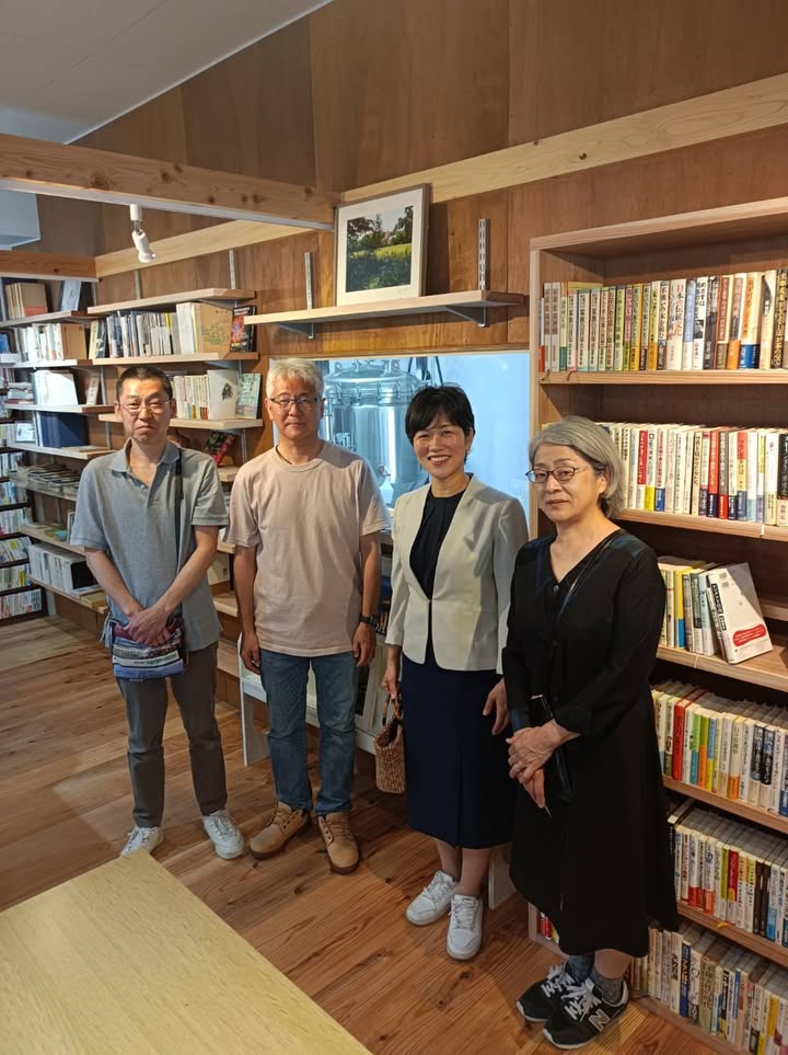 「会いに行こう！」#018

今月オープンした、 光市室積の本と