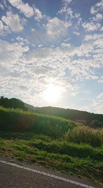 いよいよ９月議会がはじまりました！

清々しい朝日に見送られて、