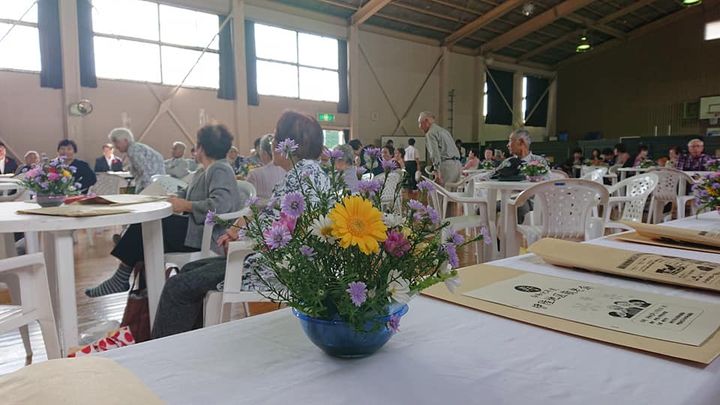 伊陸(いかち)地区の敬老会。

小学生が司会のご長寿クイズ！盛りpic2