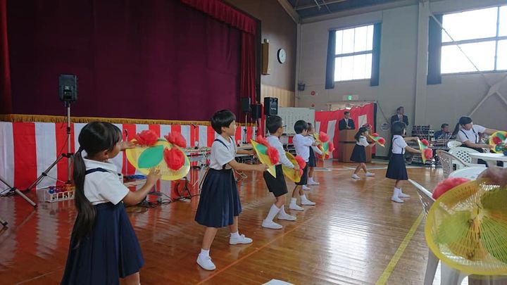 伊陸(いかち)地区の敬老会。

小学生が司会のご長寿クイズ！盛りpic3