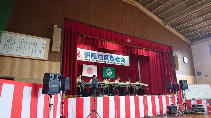 伊陸(いかち)地区の敬老会。

小学生が司会のご長寿クイズ！盛りpic4