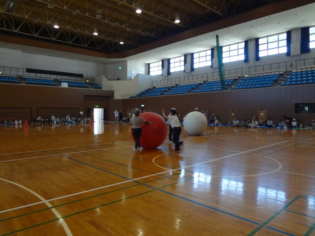 柳井市老人スポーツ大会

各地区よりすぐりのお元気な方々にお出会pic2