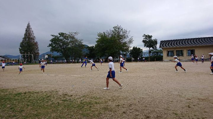 トップアスリートによる陸上教室が、大畠小学校で開かれました。

pic5