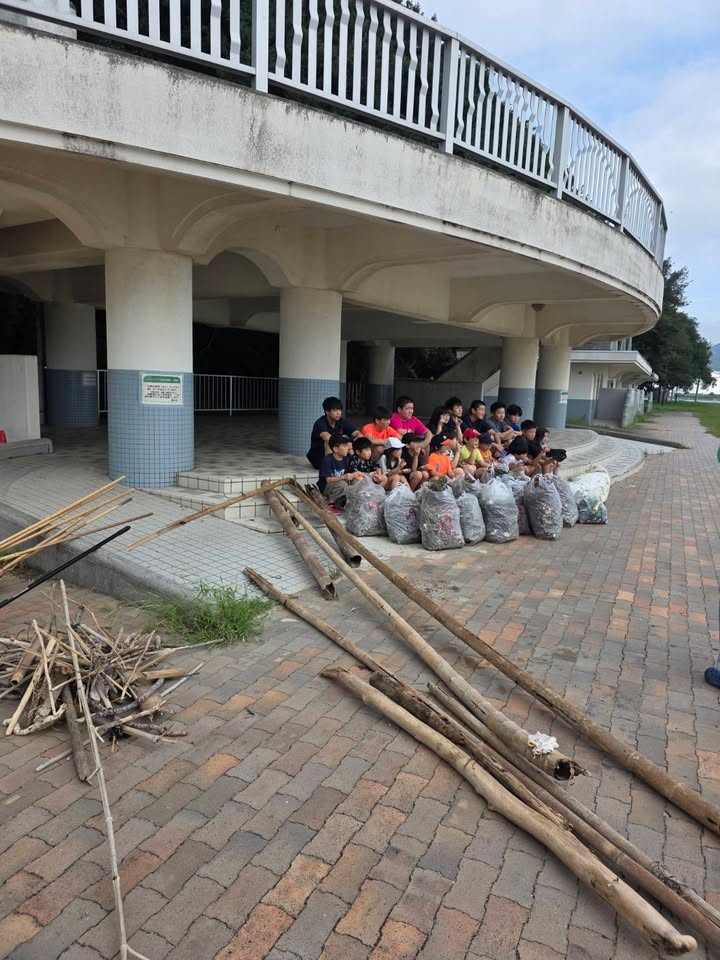 斉藤道場の子どもたちと一緒に、海岸に流れ着いたごみを拾いました。pic2