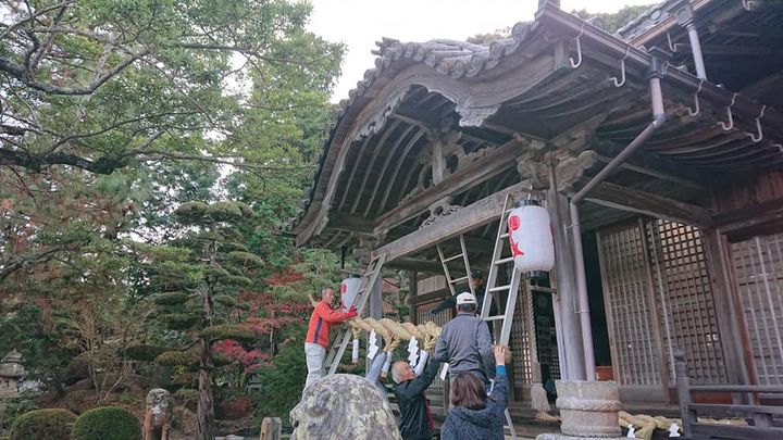 午後からは、伊保庄の賀茂神社に飾る、しめ縄作りに参加。

一年間pic5