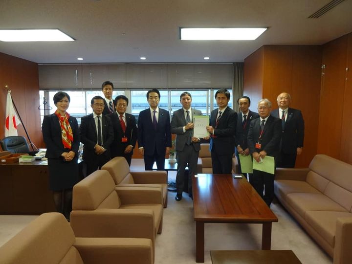 〈生で直接会う大切さ〉

山口県東部高速交通体系整備促進協議会のpic2