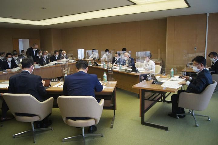 初めての文教警察委員会。

新しいメンバーの皆さんと，教育関係，pic2