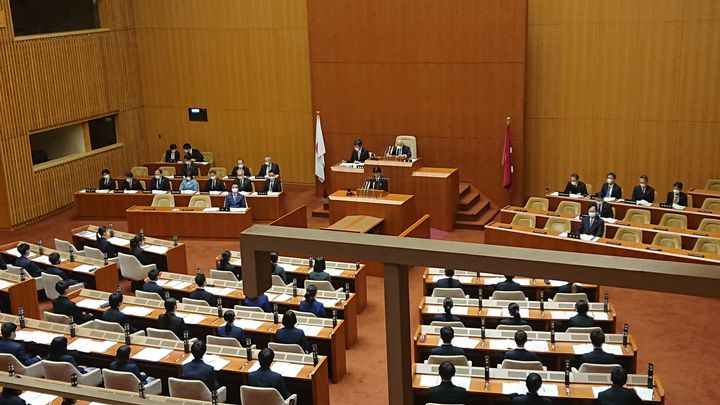 〈高校生県議会を傍聴！〉

衆院選も無事に終わり、
山口２区も皆